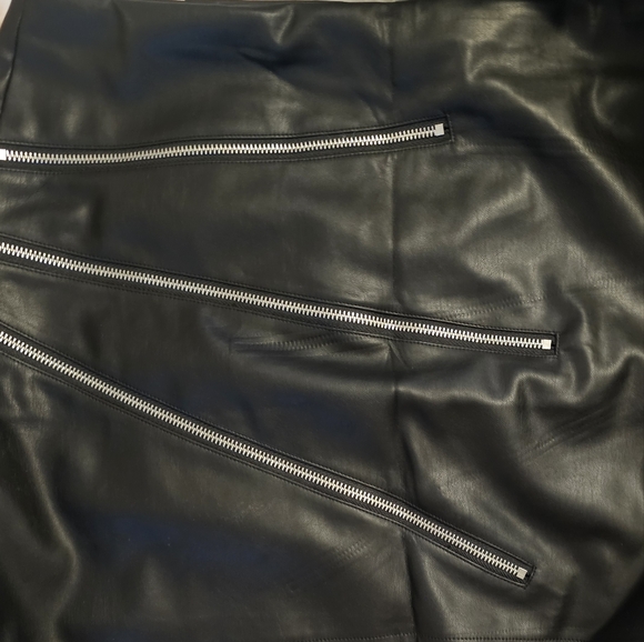 Faux leather Bar 111 skirt NWT - Picture 3 of 4